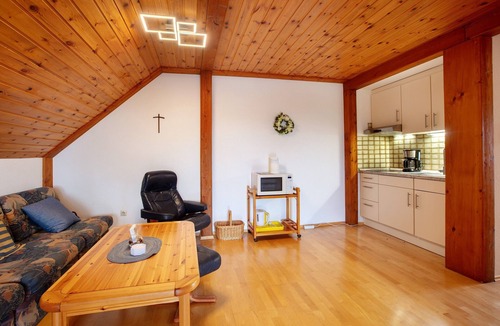 Weilheim Apartment | Apartment 'Haus Dorfschmiede' with Mountain View, Shared Garden and Wi-Fi