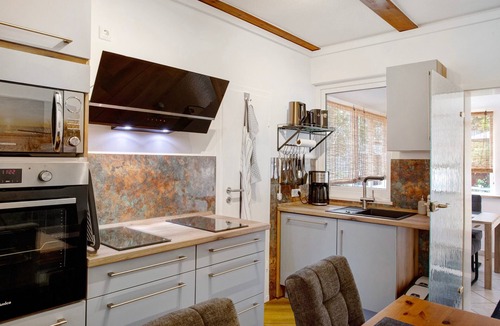 Kalkhorst Apartment | Apartment 'Haus Hinz 2 Zi Fe-Wo An Der Ostsee' with Shared Terrace, Shared Garden and Wi-Fi