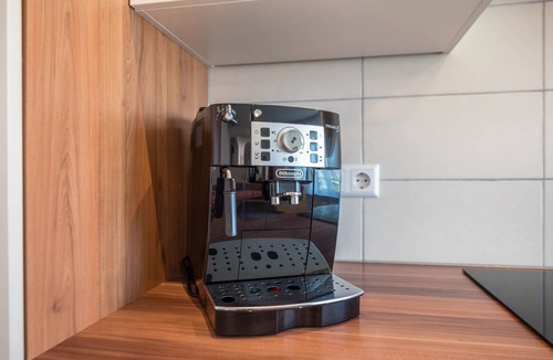 Urberg Apartment | Apartment 'Haus Isele' with Mountain View, Terrace and Wi-Fi