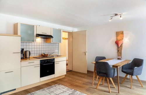 Mittenwald Apartment | Apartment 'Haus Latschenhang 4 Ederkanzel' with Mountain View, Balcony and Wi-Fi