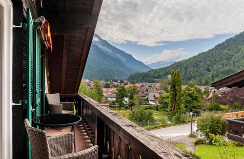 Mittenwald Apartment | Apartment 'Haus Latschenhang 4 Ederkanzel' with Mountain View, Balcony and Wi-Fi