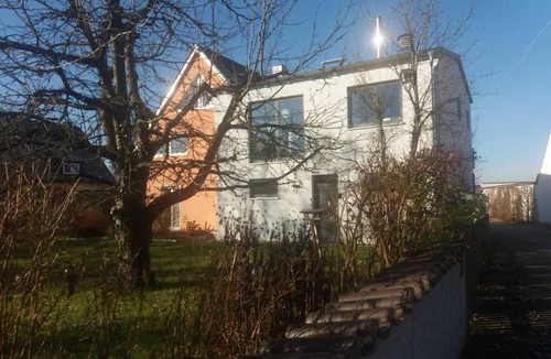 Sinzing Apartment | Apartment 'Haus Rosenbusch' with Private Terrace, Shared Garden and Wi-Fi