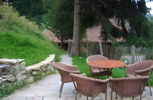 Spielweg House | Apartment Haus 's Donisls with Private Terrace, Garden, and Wi-Fi