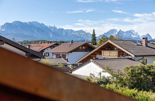 Kruen Apartment | Apartment 'Herzogstand' with Mountain View, Balcony and Wi-Fi
