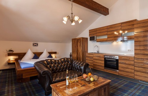 Hopfen am See Apartment | Apartment "Highlander Suite" in the Vitusfort house