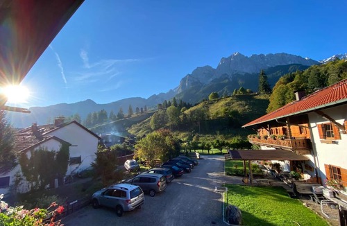 Obergrainau Apartment | Apartment 'Höllental' with Mountain View, Balcony and Wi-Fi