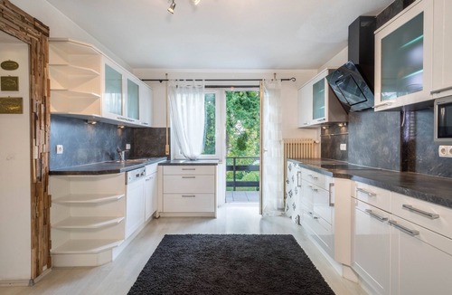 Wasserburg Apartment | Apartment “Idylle” on Lake Constance with Wi-Fi, Balcony & Garden