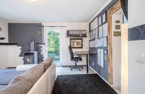 Wasserburg Apartment | Apartment “Idylle” on Lake Constance with Wi-Fi, Balcony & Garden