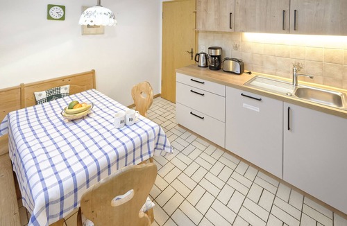 Aschau im Chiemgau Apartment | Apartment II in the adjoining house, 55 sqm with separate bedroom, south-facing balcony