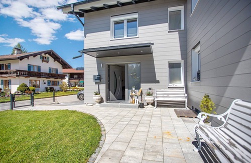 Inzell Apartment | Apartment 'Im Spatzennest' with Mountain View, Shared Terrace and Wi-Fi