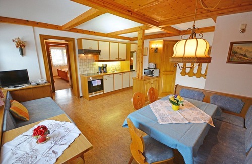 Arzl im Piztal Apartment | Apartment in Arzl-Wald with Mountain Views