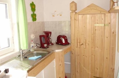 Godern Apartment | Apartment in a quiet location, 2 minutes walk. to the lake, 10 km before the Landesh. Schwerin