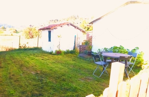 Sales Cottage | Apartment in a rural house with a small garden.Pets allowed