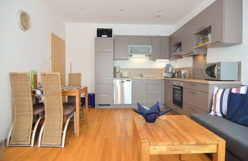 Roetz Apartment | Apartment in Heinrichskirchen near Forest Edge