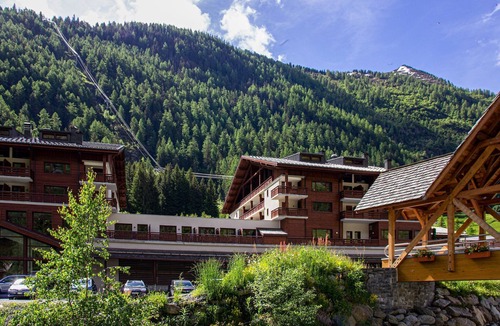 Vallorcine Apartment | Apartment in France near Ski Slopes