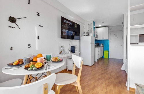 Torremolinos City Centre Apartment | Apartment in Torremolinos with Sea Views
