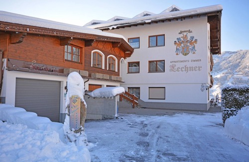 Arzl im Piztal Apartment | Apartment in Wald near Hochzeiger Ski Area