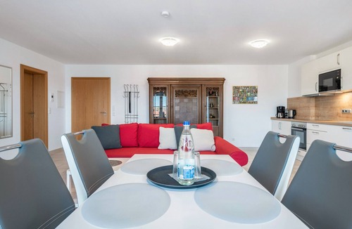 Wischenhofen Apartment | Apartment 'Irmi' with Balcony and Wi-Fi