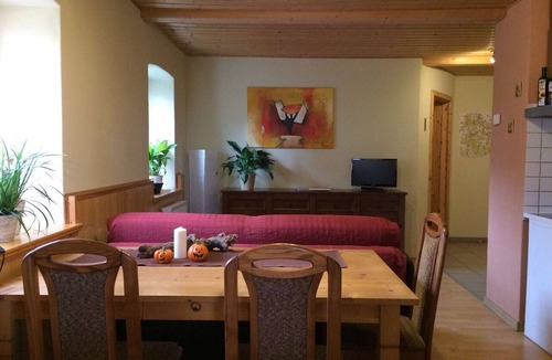Lohmen Apartment | Apartment 'Jörgs Ferienwohnung Lohmen' with Private Terrace, Private Garden and Wi-Fi