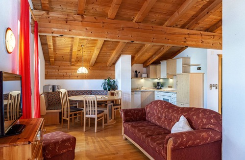 Gattererberg Apartment | Apartment "Kellerjoch" with Mountain View, Wi-Fi & Balcony