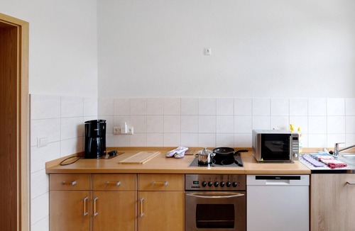 Grevesmuehlen Apartment | Apartment 'kiek In' Fewo Schellberg' with Wi-Fi