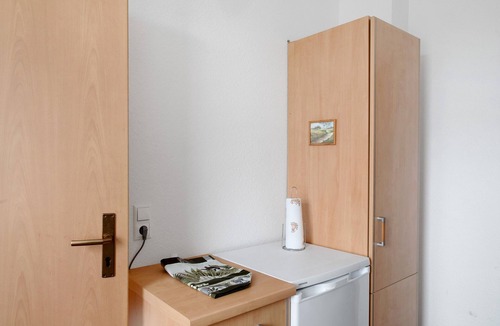 Grevesmuehlen Apartment | Apartment 'kiek In' Fewo Schellberg' with Wi-Fi