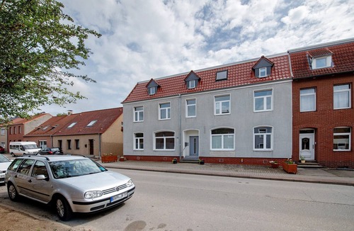 Grevesmuehlen Apartment | Apartment 'kiek In' Fewo Schellberg' with Wi-Fi