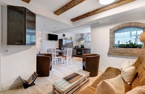 Hohenhaslach Apartment | Apartment 'Knodel No. 1' with Shared Terrace, Garden & Wi-Fi