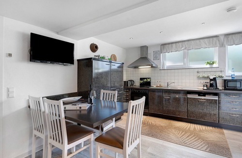 Hohenhaslach Apartment | Apartment 'Knodel No. 1' with Shared Terrace, Garden & Wi-Fi