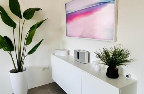Unna Apartment | Apartment LilaMoon Unna Dortmund Flughafen Parkplatz Netflix Disney plus 80qm Erdgeschoss
