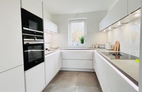 Unna Apartment | Apartment LilaMoon Unna Dortmund Flughafen Parkplatz Netflix Disney plus 80qm Erdgeschoss