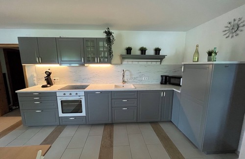 Friesenried Apartment | Apartment 'Löwenzahn' with Private Terrace, Shared Garden and Wi-Fi