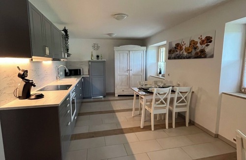 Friesenried Apartment | Apartment 'Löwenzahn' with Private Terrace, Shared Garden and Wi-Fi