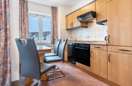 Binz Apartment | Apartment 'Mais. Ringstr. 20, 3. OG Links WE67' with Balcony and Wi-Fi