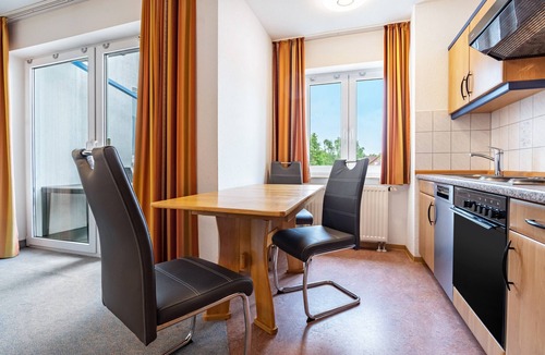 Binz Apartment | Apartment 'Mais. Ringstr. 21, 3. OG Links WE57' with Balcony and Wi-Fi