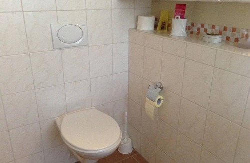 Abensberg Apartment | Apartment 'Medio Wohnung Nummer 2' with Private Terrace, Balcony and Wi-Fi
