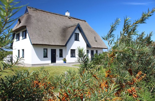 Vitte Apartment | Apartment Meeresrauschen, directly behind the dune, two bedrooms, fireplace, bathtub