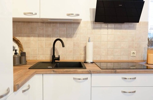 Menden Apartment | Apartment 'Menden' with Private Terrace and Wi-Fi