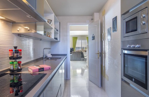 Sitio de Calahonda Apartment | Apartment 'Mi Capricho' with Sea View, Wi-Fi and Air Conditioning