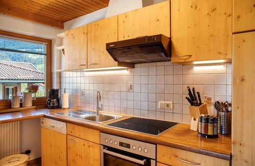 Ried im Zillertal Apartment | Apartment 'Mia' with Mountain View, Balcony and Wi-Fi