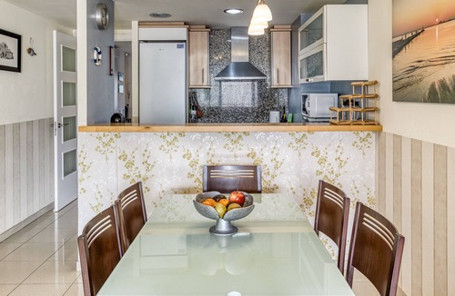 Roses Apartment | Apartment 'Milleni' with Sea Views, Wi-Fi and Air Conditioning