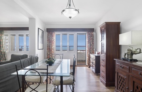 Barbate Apartment | Apartment 'Miramar' with Sea View, Wi-Fi and Air Conditioning