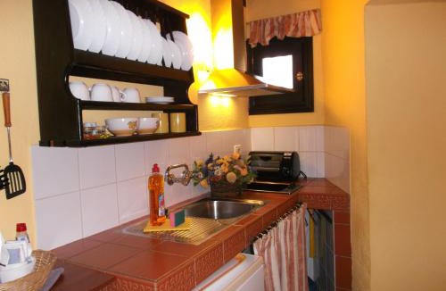 El Guincho Apartment | Apartment mit kleiner Innenhof-Terrasse im rustikalen Stil