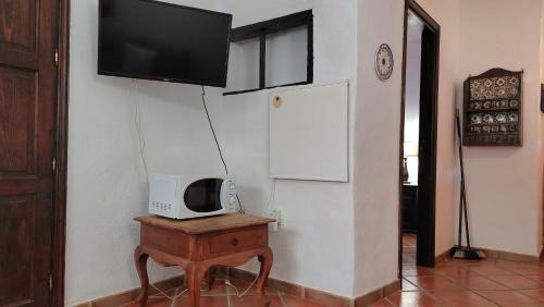 El Guincho Apartment | Apartment mit kleiner Innenhof-Terrasse im mediterranen Stil