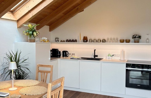 Ebersberg District Apartment | Apartment 'Monte Fiori' with Balcony and Wi-Fi