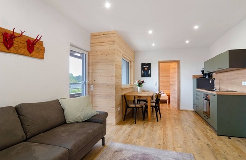 Donaueschingen Apartment | Apartment 'Morning Sun' with Shared Garden and Wi-Fi