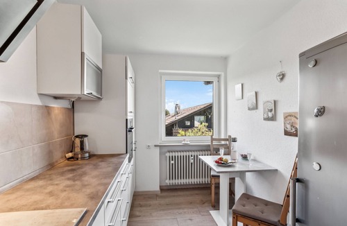 Enzensberg Apartment | Apartment 'Neuschwanstein-blick' with Lake View, Shared Garden and Wi-Fi
