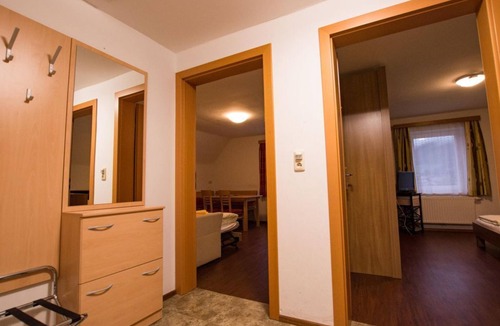 Murau Bed & Breakfast | Apartment no. 31, separate toilet and shower - Gästehaus Leypold