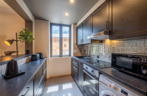 Les Bossons Apartment | Apartment overlooking Mont Blanc with parking