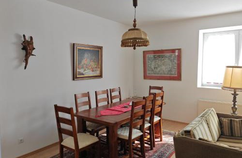 Grafenwohr Apartment | Apartment O3 - Gehobene 6-Zimmer Wohnung 175qm für 1-7 Personen 2x DZ 3x EZ